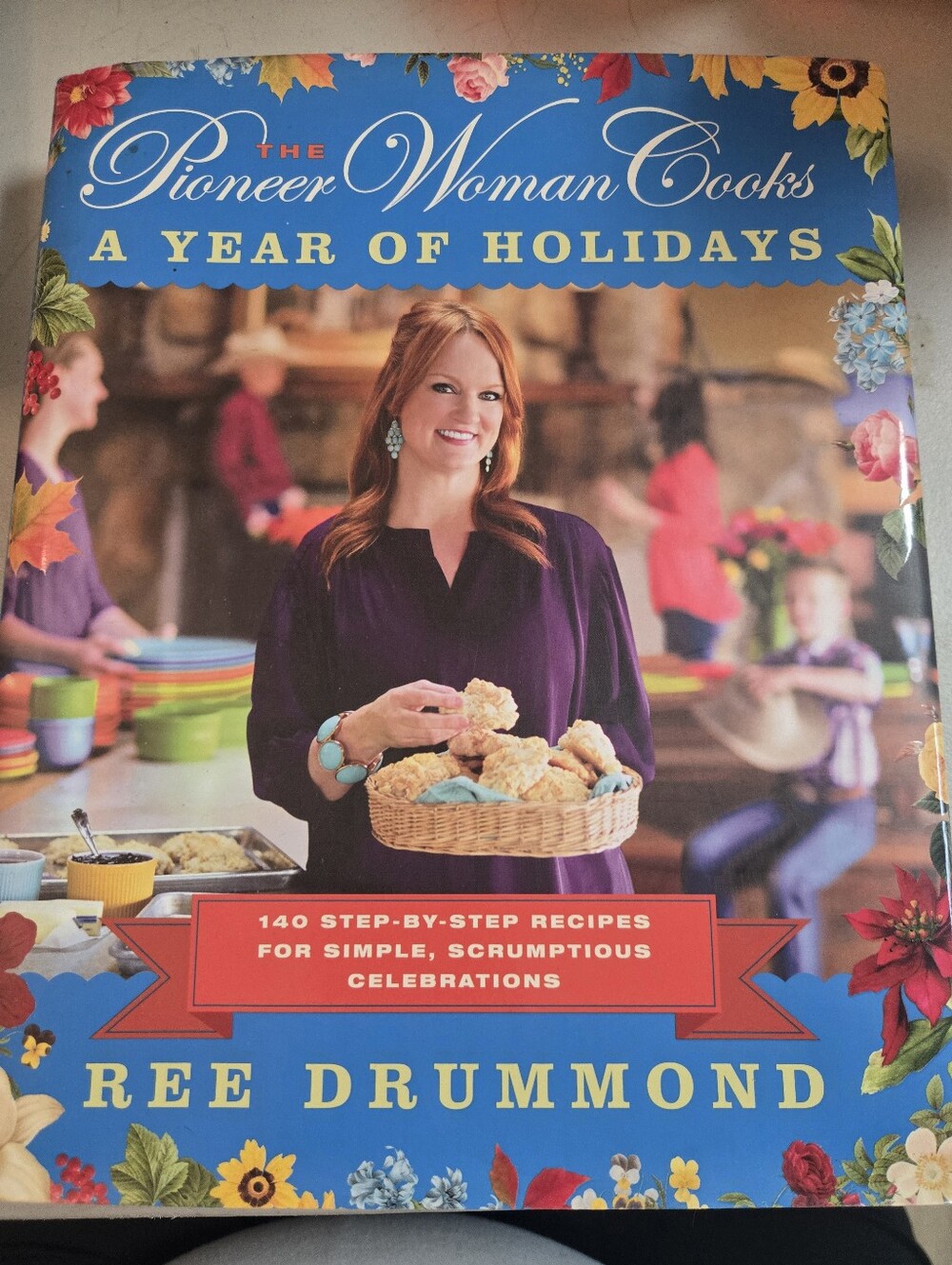 The Pioneer Woman Cooks: A Year of Holidays – Purple Cover